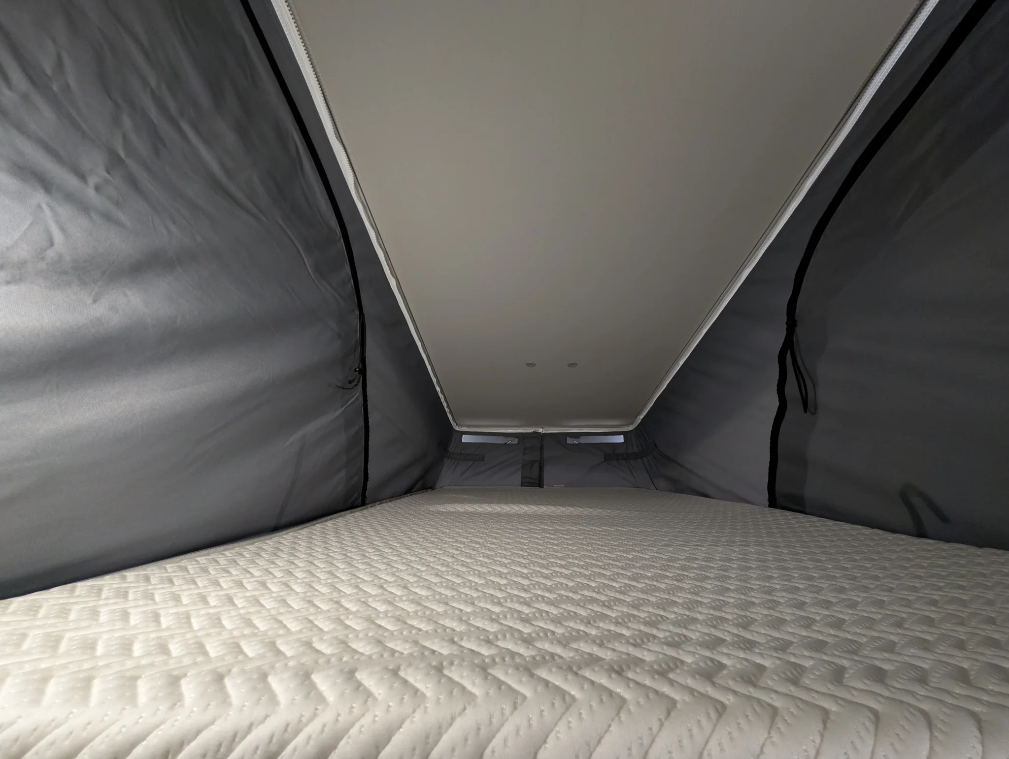 Fourgon Elios 54T Sky-Lift, toit relevable avec installation Lithium et isolation renforcée - 5